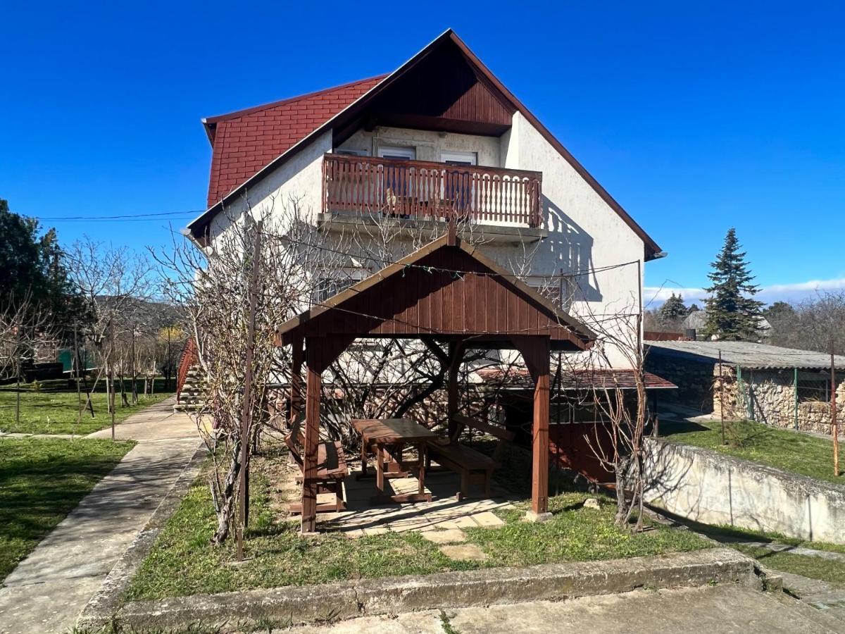 A Festo Vendeghaza / The Painter'S Guest House Zánka Εξωτερικό φωτογραφία